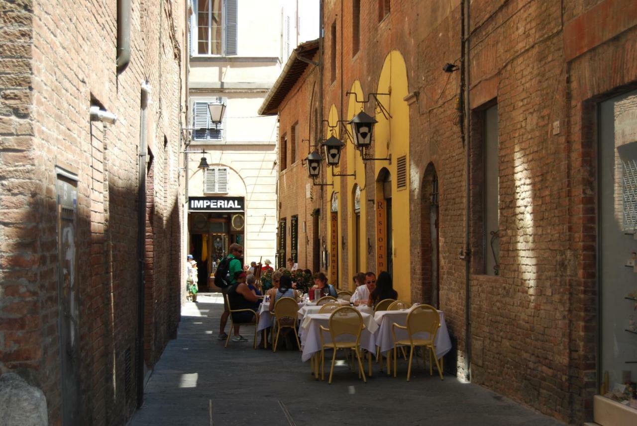 Hôtel Antica Dimora Del Buongoverno à Sienne Extérieur photo